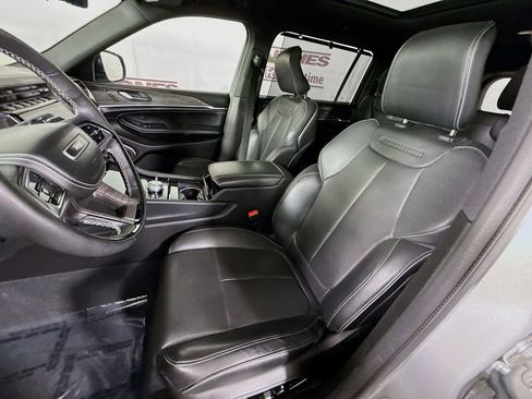 Used 2023 Jeep Grand Cherokee L Overland w/ Advanced Protech Group III AWD/4WD image 27
