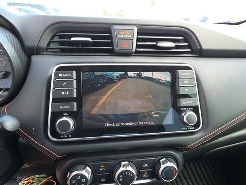 Used 2021 Nissan Versa SR image 19