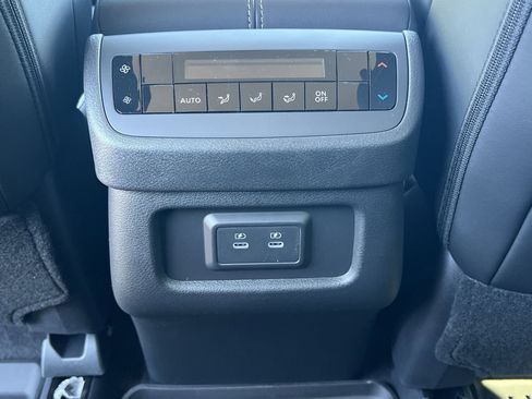 New 2026 Nissan Pathfinder SL image 17