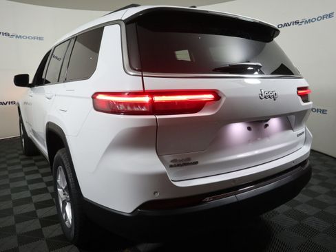 New 2025 Jeep Grand Cherokee L Laredo image 10