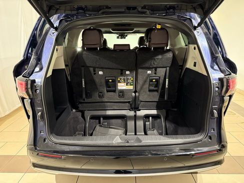 Certified 2023 Toyota Sienna Platinum image 10
