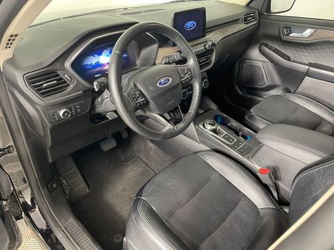 Used 2020 Ford Escape Titanium AWD/4WD image 3