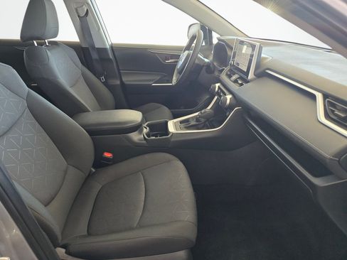 Used 2025 Toyota RAV4 XLE AWD/4WD image 43