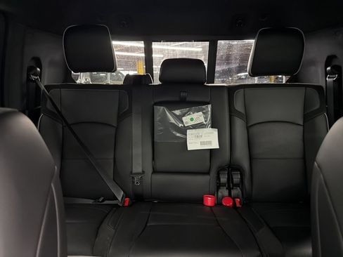 New 2026 RAM 2500 Laramie AWD/4WD image 18