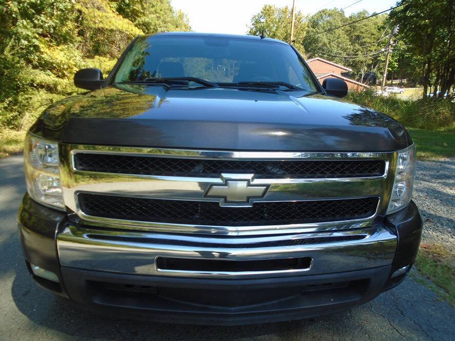 Used 2011 Chevrolet Silverado 1500 LT w/ All-Star Edition RWD image 2