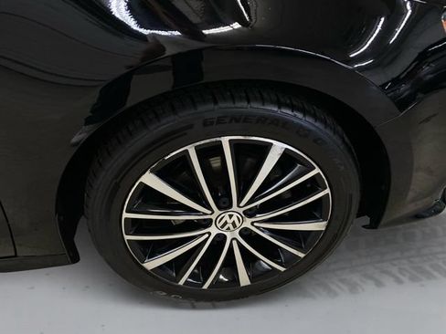 Used 2016 Volkswagen Jetta Sport w/ Lighting Package FWD image 16