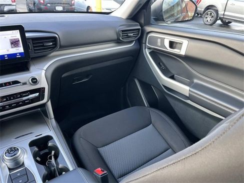 Used 2023 Ford Explorer XLT image 15