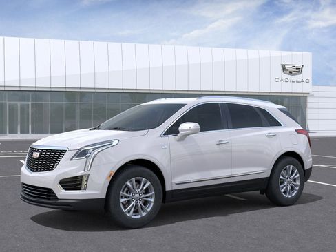 New 2025 Cadillac XT5 Luxury image 2