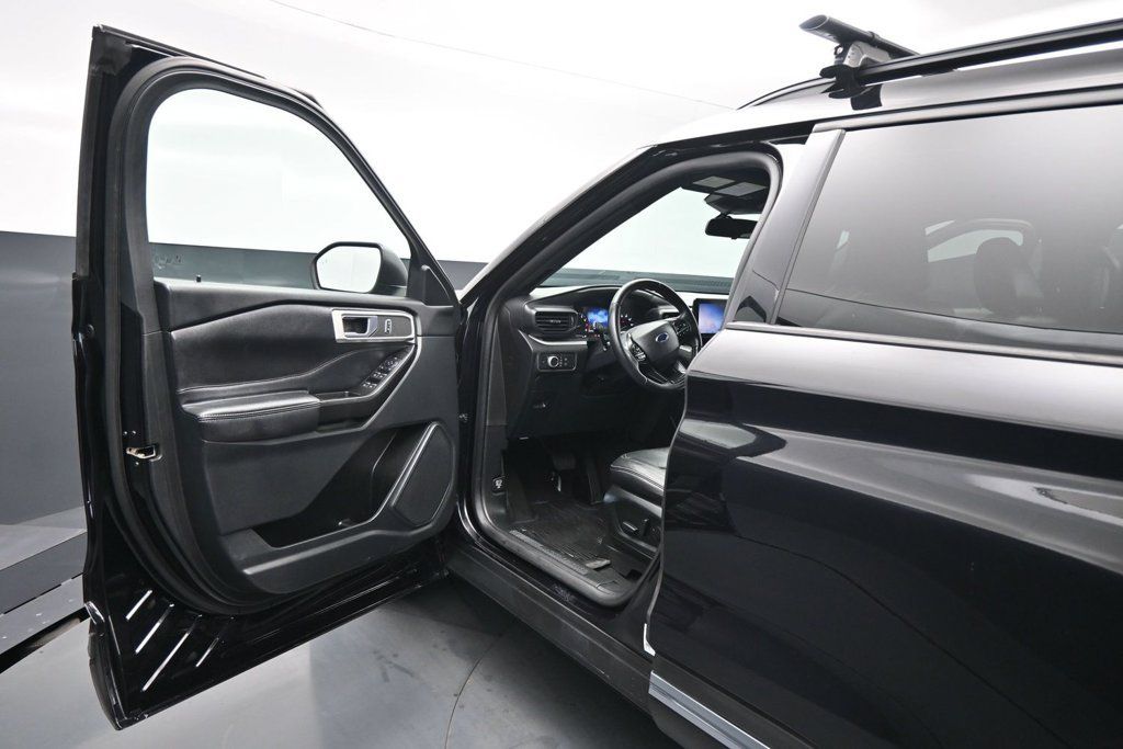 Used 2020 Ford Explorer XLT RWD image 8