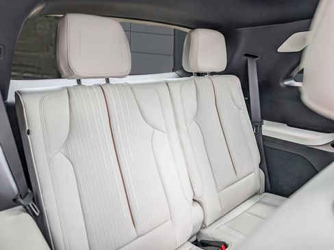 New 2026 Cadillac Vistiq Sport image 21