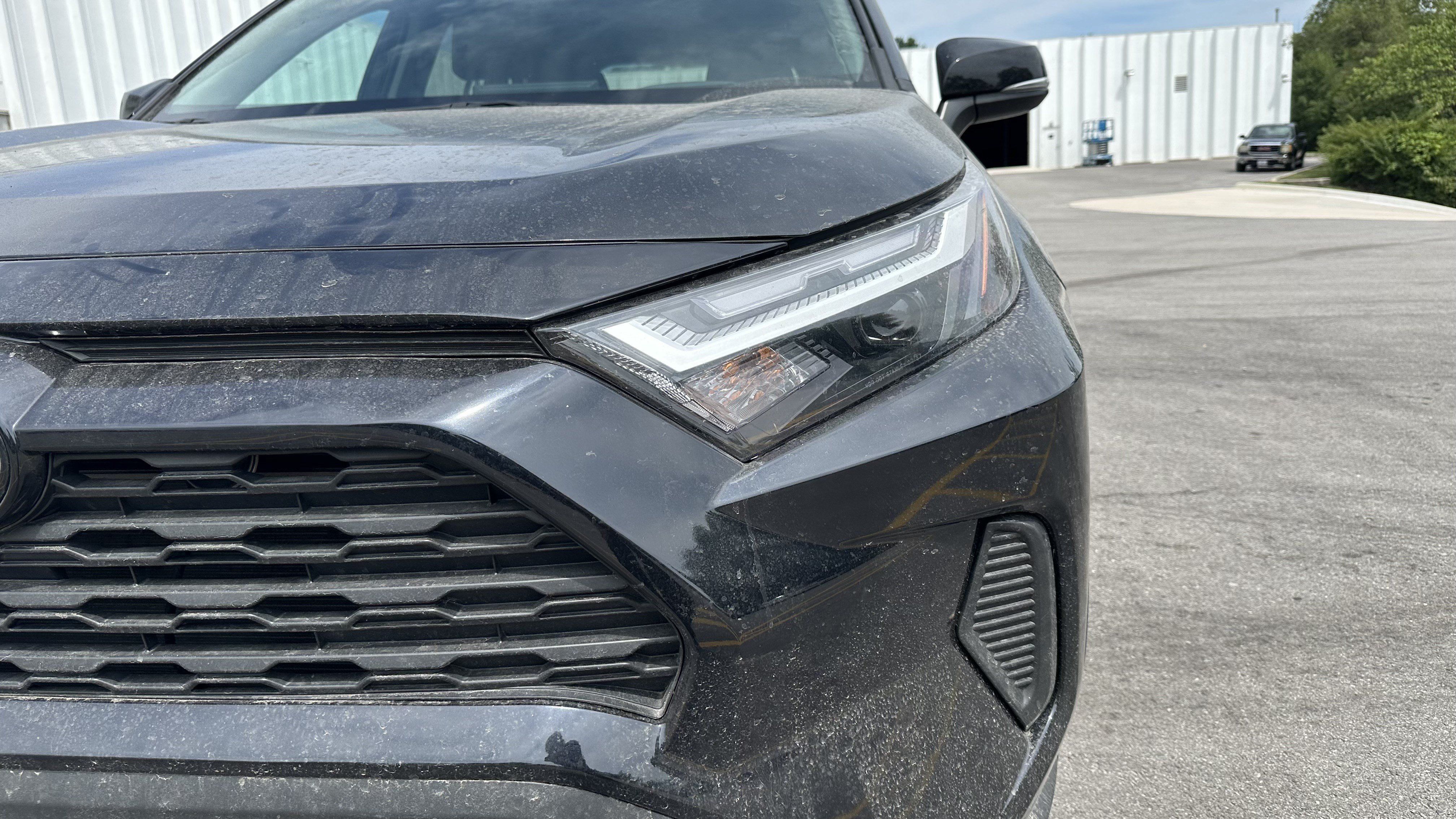 Used 2025 Toyota RAV4 XLE AWD/4WD image 6