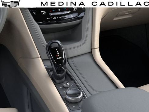 New 2026 Cadillac XT5 Premium Luxury w/ LPO, Floor Liner Package AWD/4WD image 24