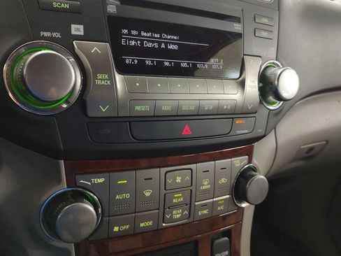 Used 2012 Toyota Highlander Limited w/ Tow Pkg image 11