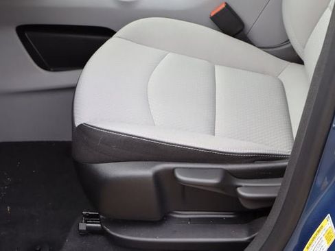 Used 2024 GMC Terrain SLE AWD/4WD image 14