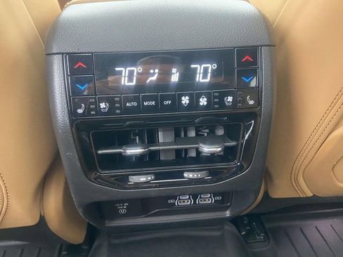 Used 2024 Jeep Grand Cherokee Summit image 10