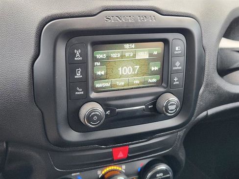 Used 2017 Jeep Renegade Altitude image 12