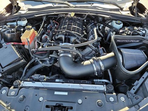 Used 2018 Chevrolet Camaro SS RWD image 13