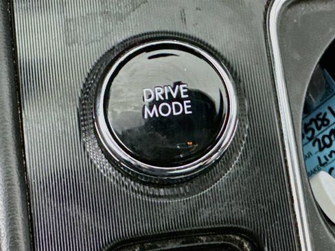 Used 2022 Lincoln Corsair AWD w/ Premium Package image 16