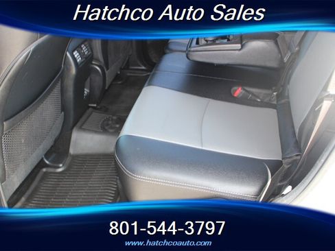 Used 2022 Toyota 4Runner SR5 Premium AWD/4WD image 18