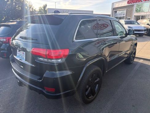 Used 2015 Jeep Grand Cherokee Altitude AWD/4WD image 3