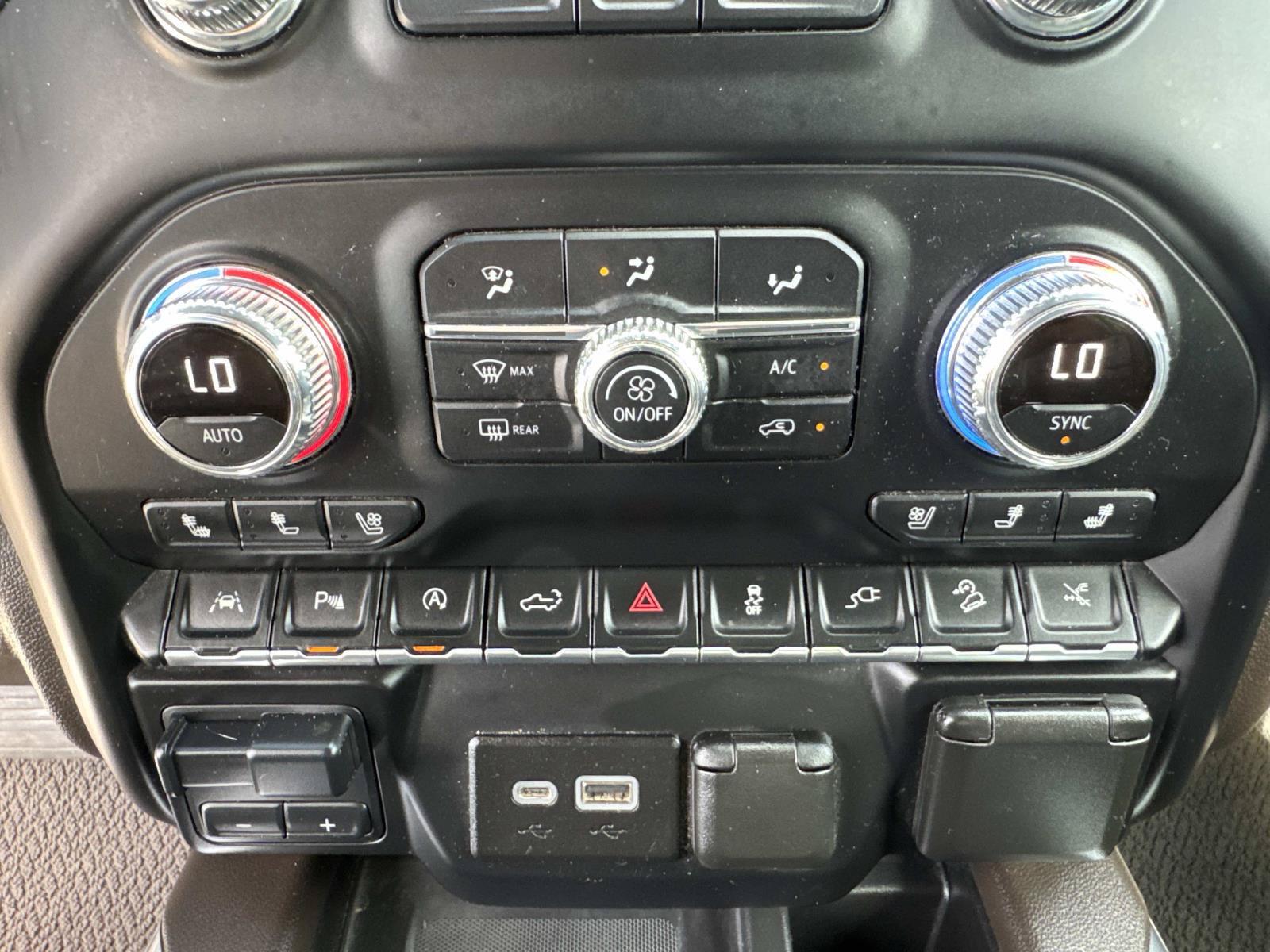 Used 2020 GMC Sierra 1500 Denali w/ Denali Ultimate Package AWD/4WD image 33