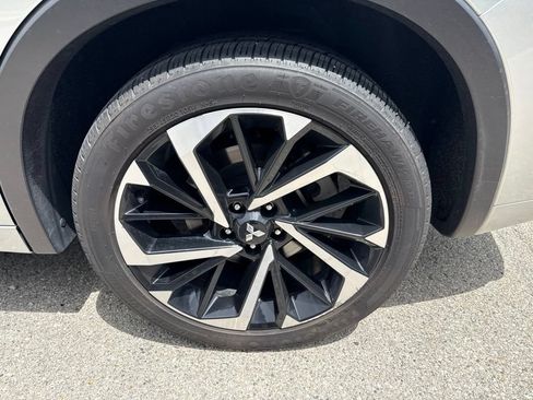 Used 2023 Mitsubishi Outlander SEL AWD/4WD image 13