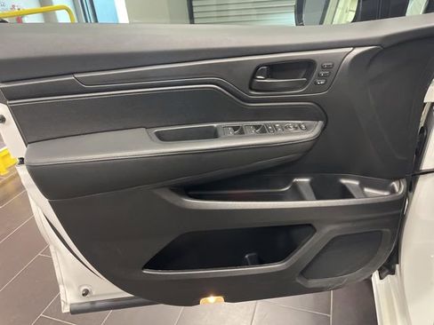 Used 2025 Honda Odyssey Sport-L image 10