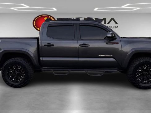 Used 2019 Toyota Tacoma TRD Sport image 6