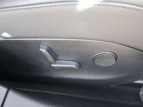 Used 2019 Tesla Model S 100D image 33