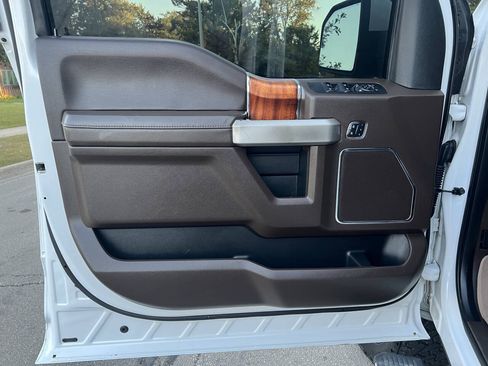 Used 2015 Ford F150 King Ranch w/ Equipment Group 601A Luxury AWD/4WD image 18