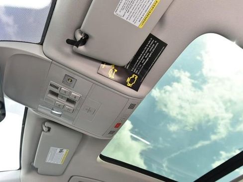 New 2026 Volkswagen Taos SE image 22