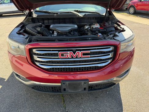 Used 2019 GMC Acadia SLT AWD/4WD image 18