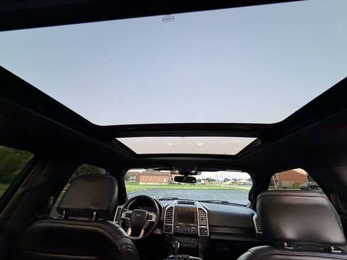 Used 2019 Ford F150 Platinum w/ Equipment Group 701A Luxury AWD/4WD image 30