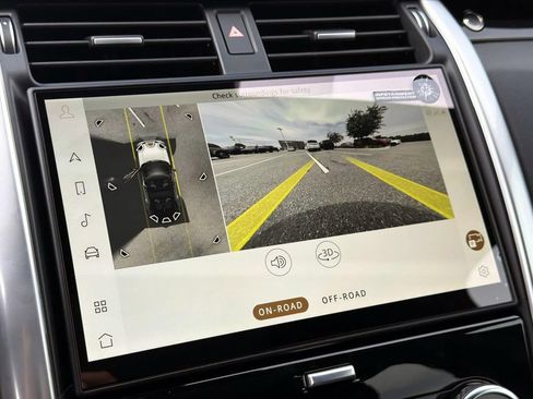 New 2026 Land Rover Discovery S AWD/4WD image 25