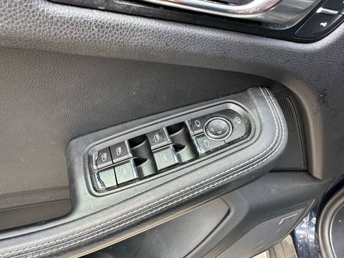 Certified 2023 Porsche Macan image 21