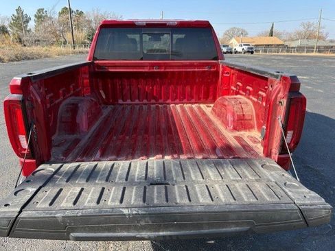 Used 2023 GMC Sierra 1500 SLT image 5