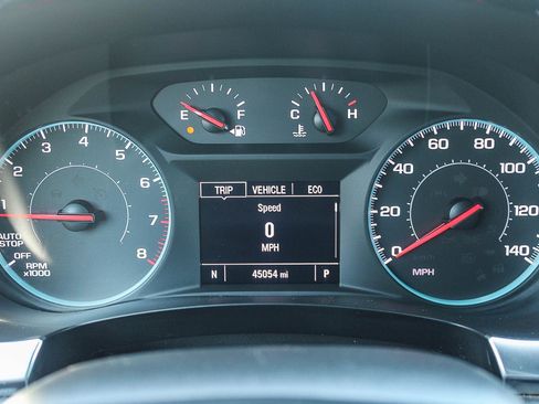 Used 2023 Chevrolet Traverse LT FWD image 24