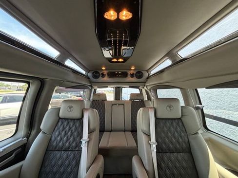 Used 2022 GMC Savana 2500 w/ Enhanced Convenience Package RWD image 2