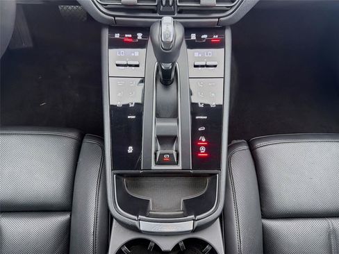 Certified 2023 Porsche Macan Turbo AWD/4WD image 19