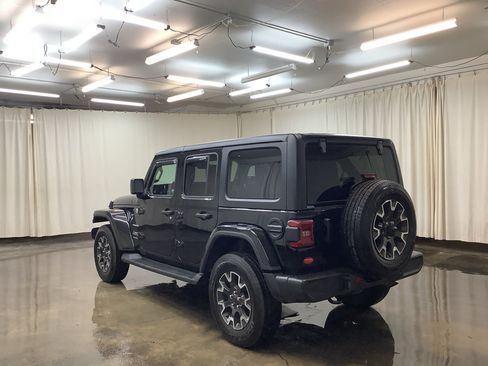 Used 2024 Jeep Wrangler Unlimited Sahara w/ Technology Group AWD/4WD image 9