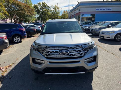 Used 2024 Ford Explorer Limited image 6