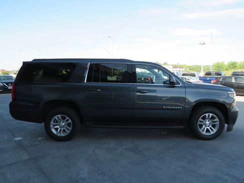 Used 2020 Chevrolet Suburban LT image 8