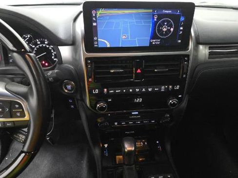 Used 2023 Lexus GX 460 Premium w/ Premium Package image 10