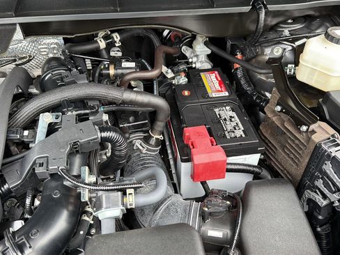 Used 2023 Toyota Highlander XLE FWD image 38