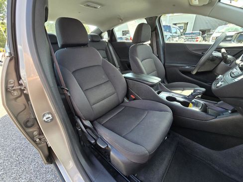Used 2023 Chevrolet Malibu LT image 14