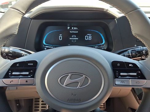 Certified 2025 Hyundai Elantra Sport image 18