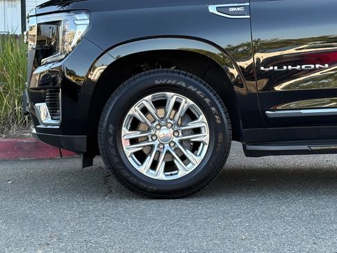 Used 2021 GMC Yukon XL SLT w/ SLT Luxury Plus Package AWD/4WD image 34