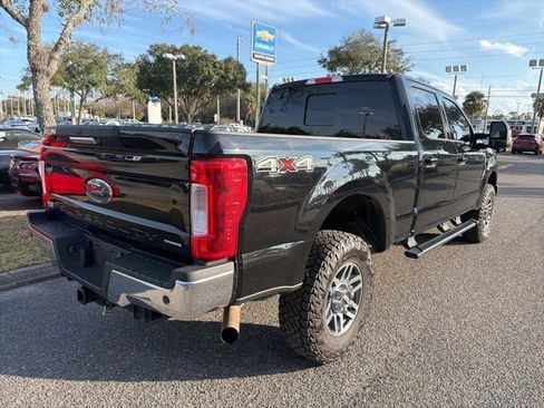 Used 2017 Ford F250 Lariat w/ Lariat Value Package image 5