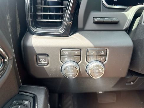 New 2026 GMC Sierra 2500 AT4 w/ AT4 Premium Plus Package AWD/4WD image 18