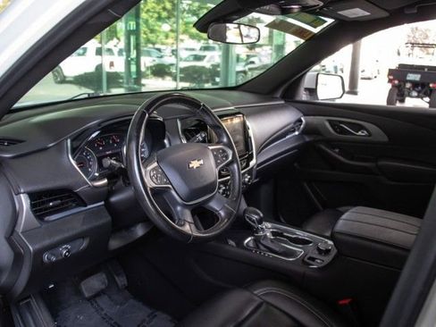 Used 2023 Chevrolet Traverse LT AWD/4WD image 11